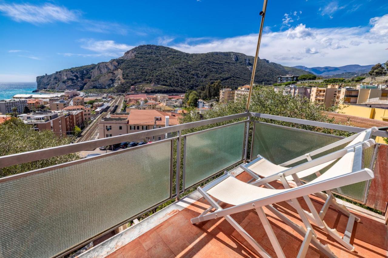Casa Matilde - Appartamento Vista Mare - Con Posto Auto Finale Ligure Extérieur photo