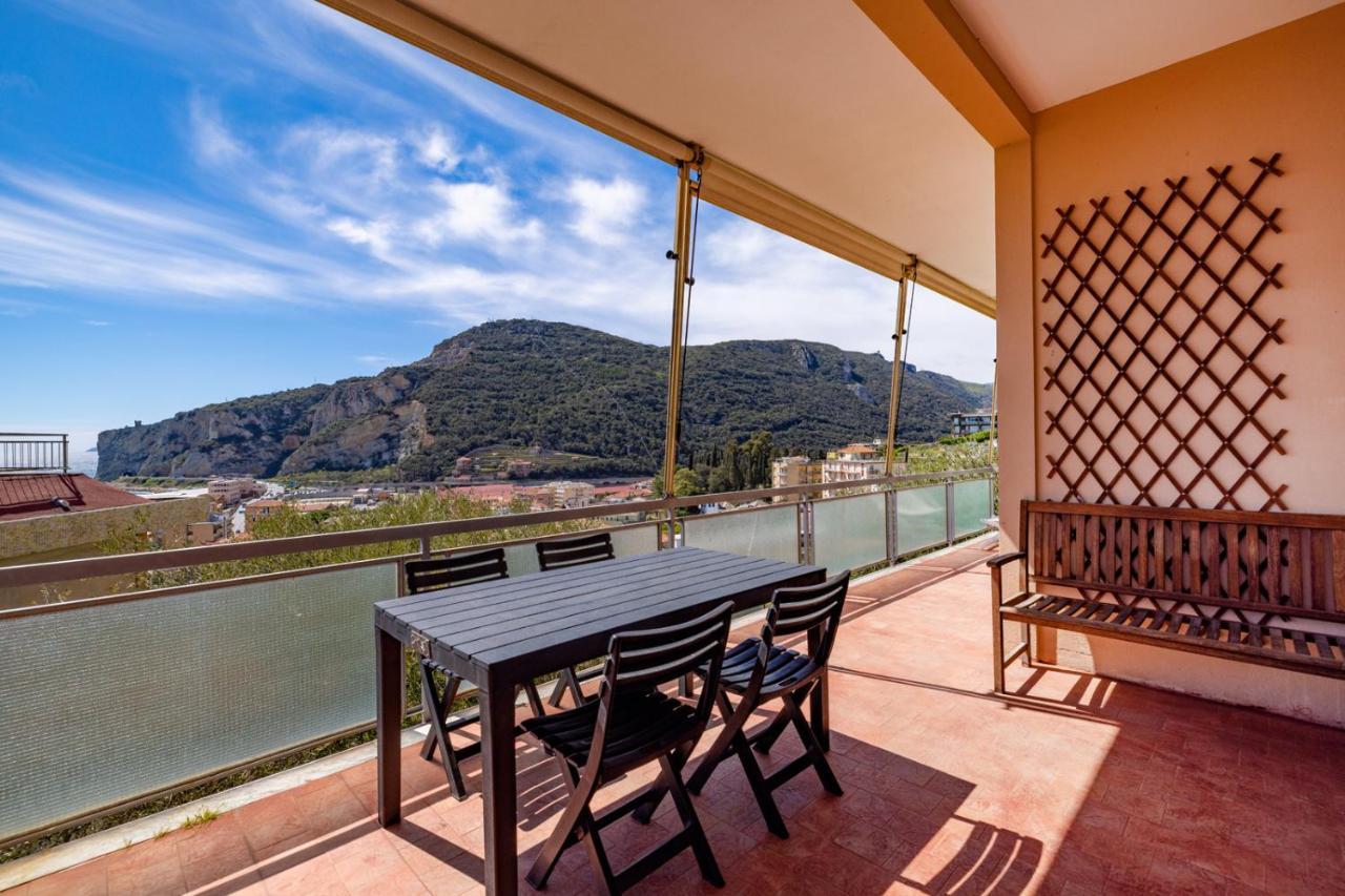 Casa Matilde - Appartamento Vista Mare - Con Posto Auto Finale Ligure Extérieur photo