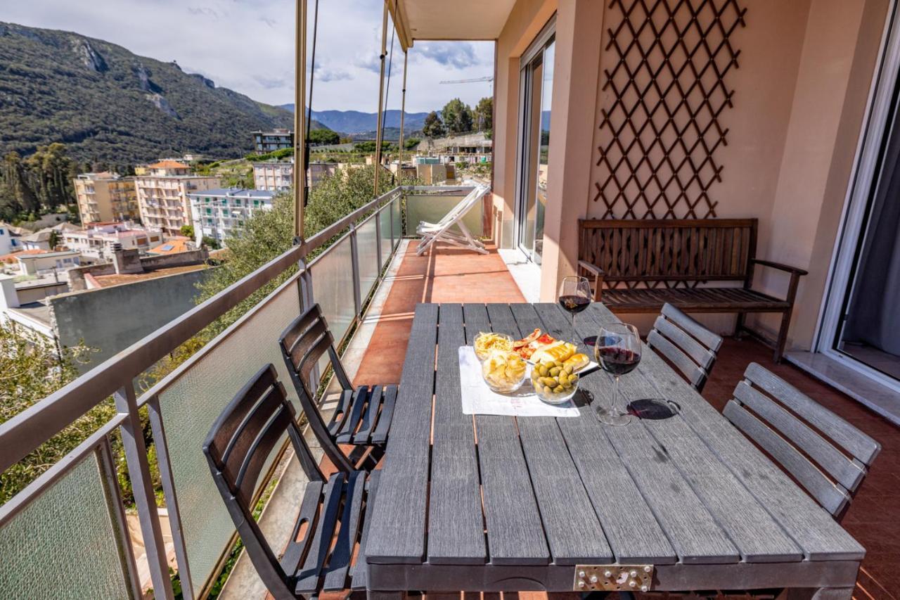 Casa Matilde - Appartamento Vista Mare - Con Posto Auto Finale Ligure Extérieur photo