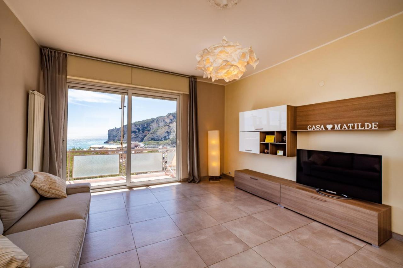 Casa Matilde - Appartamento Vista Mare - Con Posto Auto Finale Ligure Extérieur photo